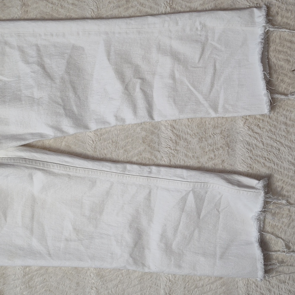 Ambercrombie And Fitch Ultra High Rise Kick Flare Women's White Jeans Size 29/8 - Picture 3 of 11